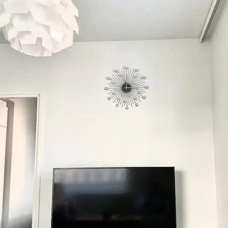 Apartment Brand New And Cozy Modern Studio! Withaircondition